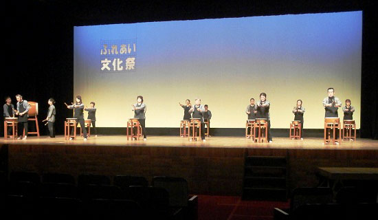 ふれあい文化祭で和太鼓の演奏披露