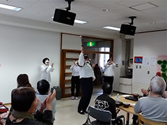 忘年会（余興）の様子