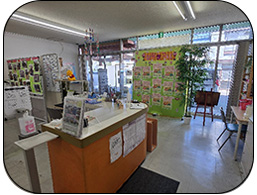 店舗・作品紹介スペースの様子